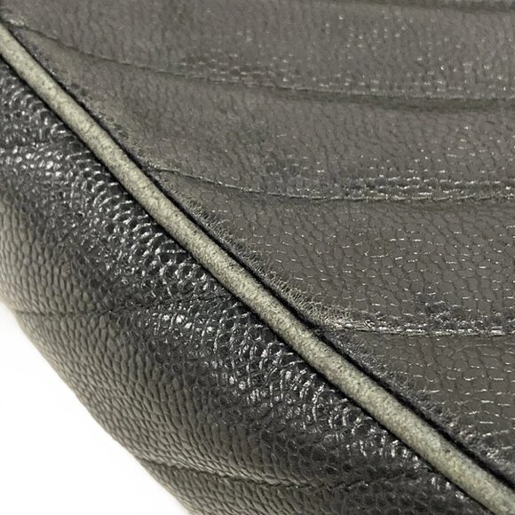 CHANEL - Black Calfskin Shoulder Bag Gold hardware - Picture 9 of 14